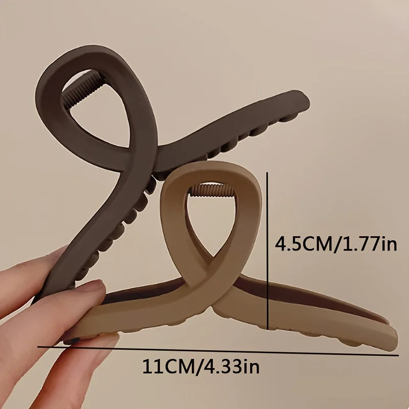 3 elegant matte hair clips with slip-resistant design – perfect for everyday stylish hairstyles and women’s hair accessories.