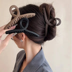 3 elegant matte hair clips with slip-resistant design – perfect for everyday stylish hairstyles and women’s hair accessories.